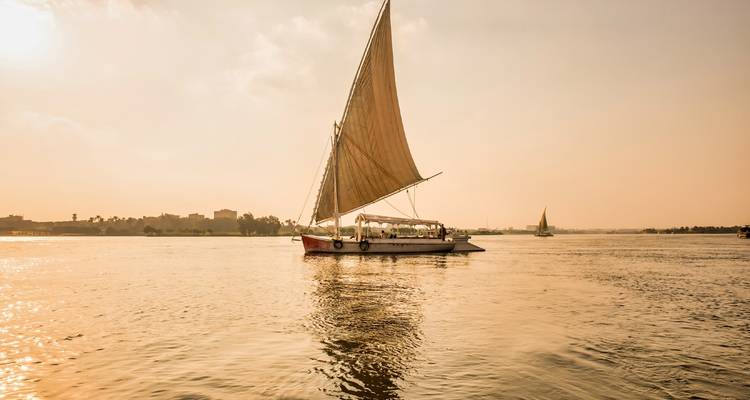 Balade en felouque au coucher du soleil sur le Nil au Caire - Marko Egypt Tours 1