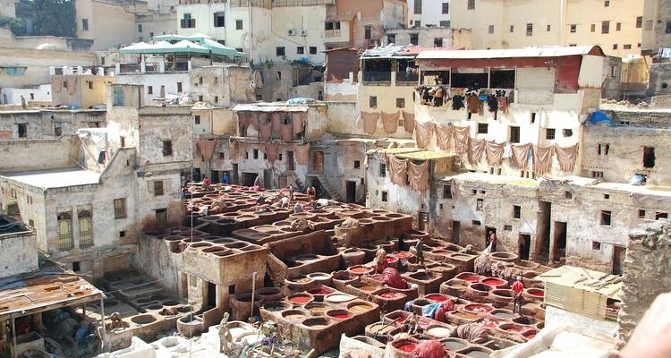 Zone de tannage traditionnelle dans une ville