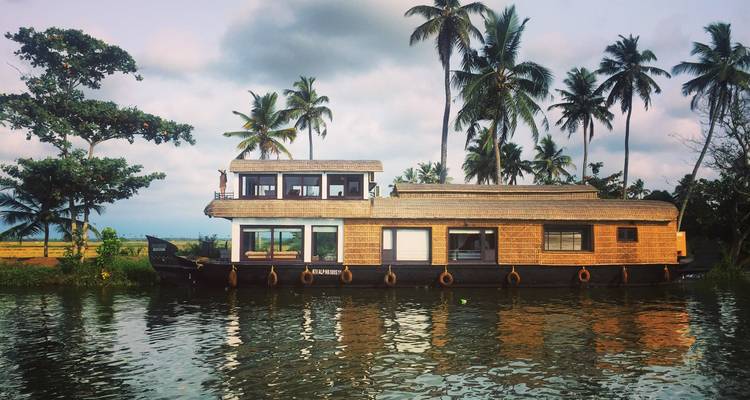 Hermosa Kerala 5 noches - Kerala Holiday Club 4