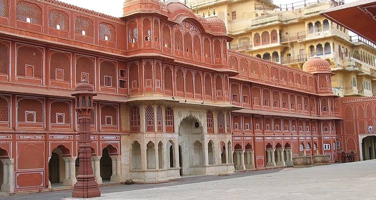 India's Most popular Golden Triangle Tour with Taj Mahal Sunrise view & Mathura All inclusive - Real viaggi india  3