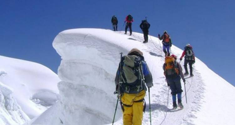 Vuelta a la cumbre del pico Mera en helicóptero 11 días - Sherpa Expedition & Trekking Pvt. Ltd. 3