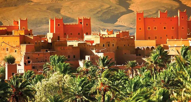 Circuit de 4 jours dans le désert de Tanger à Marrakech via Fès et randonnée chamelière à Merzouga - Desertbrise Travel 4