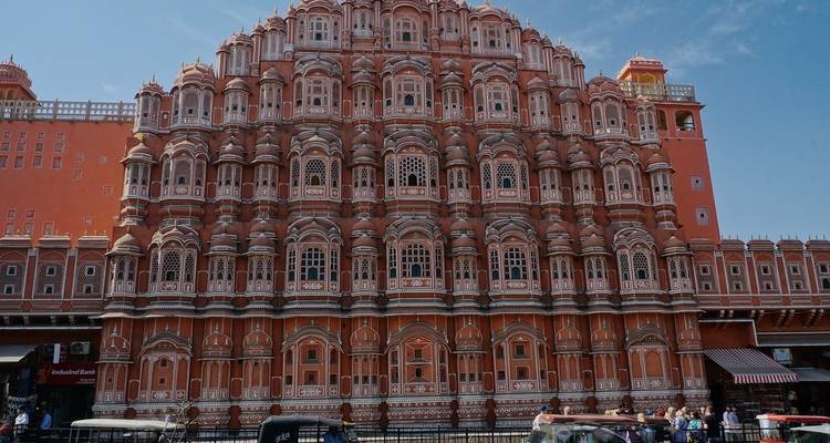Beautifully detailed facade of the Hawa Mahal.