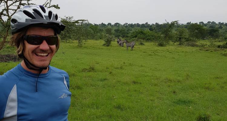 Gorilas, chimpancés y safaris - AfriVenture 8