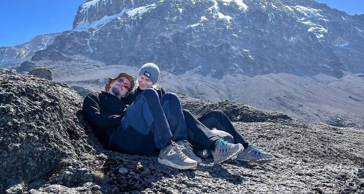 Trekking au Kilimandjaro et safari sur mesure avec option Zanzibar - les vols et l'hébergement peuvent être organisés pour ceux qui souhaitent ajouter cette option. - Kilimanjaro Safari Experience 2