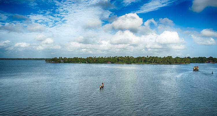 A Heaven Called "Kerala" - Bout India 8