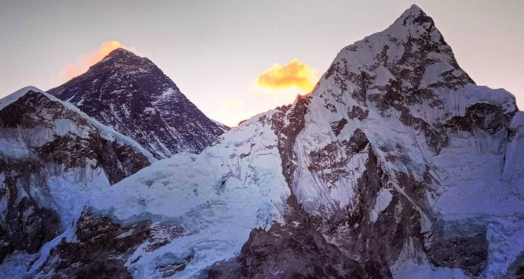 Circuito en helicóptero por el Everest - Alpine Luxury Treks Pvt Ltd 3