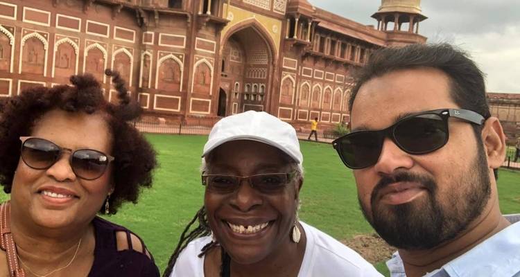 Viaje de una noche a Agra con hotel de 5 estrellas - Emperor Holidays 4