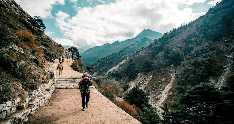 Petit Trek du camp de base de l'Everest de Katmandou à Katmandou 11 jours - Scenic Nepal Treks & Expedition Pvt. Ltd 2