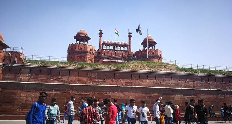 Rode Fort met toeristen