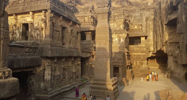 Gemas de la India con las Increíbles cuevas de Ajanta Ellora - Payless tours india 10