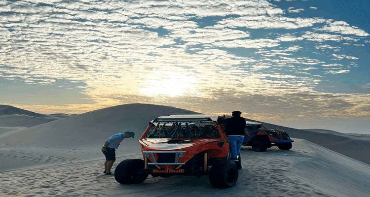 Aventura en el Desierto: Paracas, Ica y HuacaChina con Buggies y Sandboarding - Waman Adventures 9