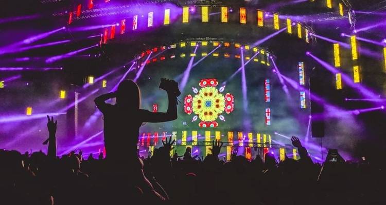 Vancouver nightlife and Casino private tour - Globalduniya 7