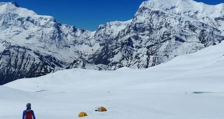 Escalade du pic Lobuche Est 6 119 m - 20 075 ft en groupe depuis Lobuche - Sherpa Expedition & Trekking Pvt. Ltd. 6