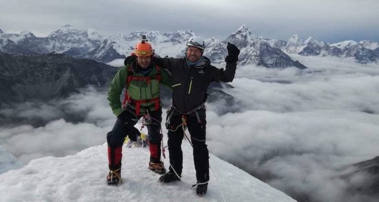 Escalade du pic Lobuche Est 6 119 m - 20 075 ft en groupe depuis Lobuche - Sherpa Expedition & Trekking Pvt. Ltd. 3