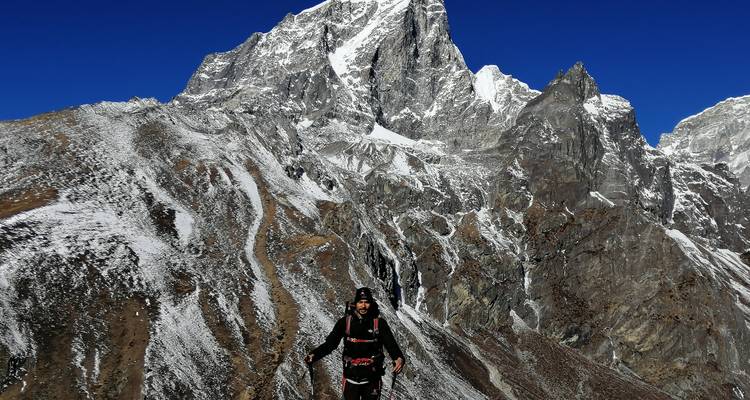 Escalade du pic Lobuche Est 6 119 m - 20 075 ft en groupe depuis Lobuche - Sherpa Expedition & Trekking Pvt. Ltd. 1
