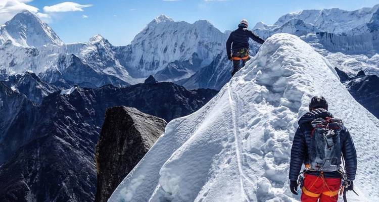 Escalade du pic Lobuche Est 6 119 m - 20 075 ft en groupe depuis Lobuche - Sherpa Expedition & Trekking Pvt. Ltd. 2