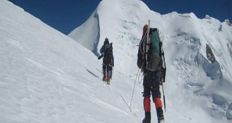 Escalada al pico Pachermo - 6.187 m - Sherpa Expedition & Trekking Pvt. Ltd. 3