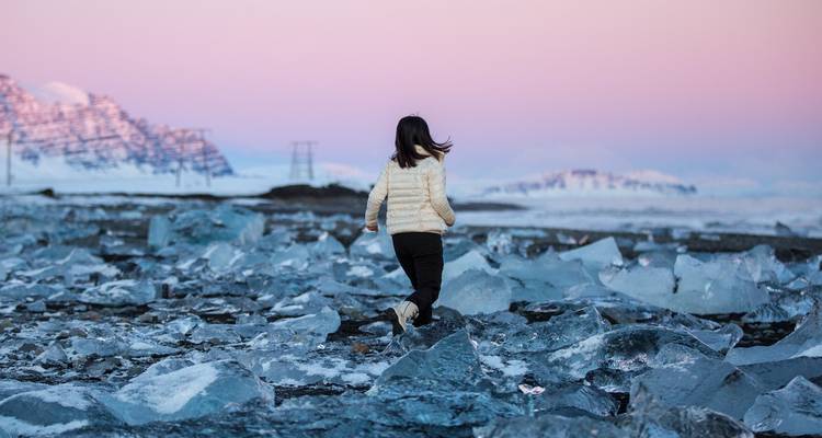 Excursión en minibús de 5 días en invierno: Cueva de Hielo Azul, Snæfellsnes, Círculo Dorado, Costa Sur y Aurora Boreal - Troll Expeditions 4