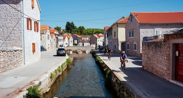 Trek multisport en famille en Croatie - Côte dalmate, visite guidée - Meridien Ten 9