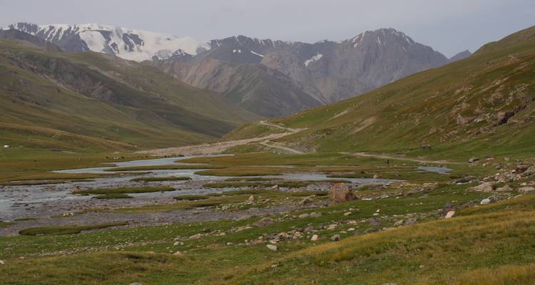 Yurtas, casas de familia y paisajes asombrosos en Kirguistán - Steppe and sky travel 3
