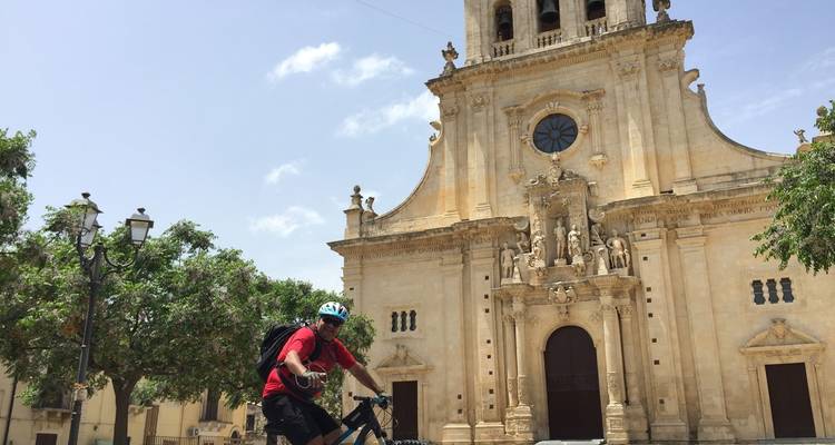 Ruta en bicicleta por Sicilia, de Siracusa al volcán Etna - MTB Tours 8