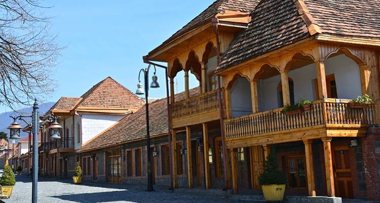 Circuito privado de 9 días de Bakú a Qabala - Sheki - Zaqatala - Sighnaghi y Tiflis - Azerbaijan Guide 9