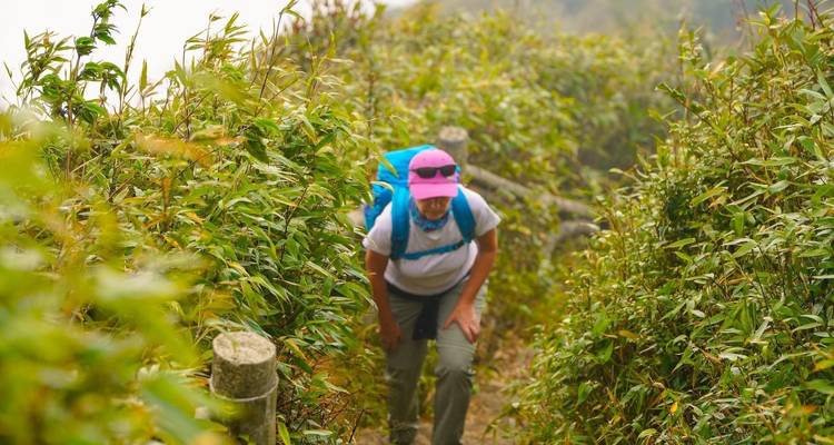 Trekking dans la montagne de Fansipan 2 jours 1 nuit - Mr Linh's Adventures 1