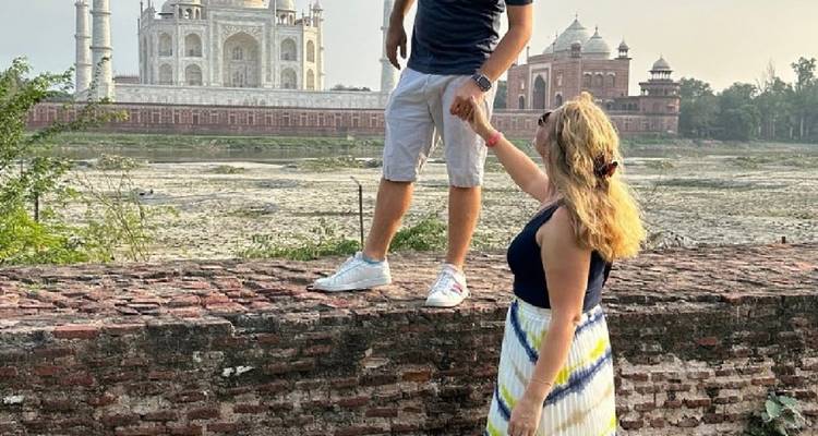 Visita privada al Taj Mahal desde Delhi en coche - Travel Creators Of India 9