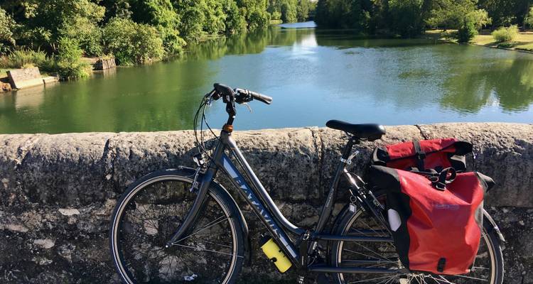 Champagne, Épernay - Paris, Bike et; Barge en France - Feniks Charter 4