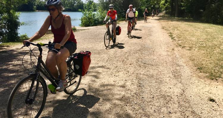 Champagne, Épernay - Paris, Bike et; Barge en France - Feniks Charter 5