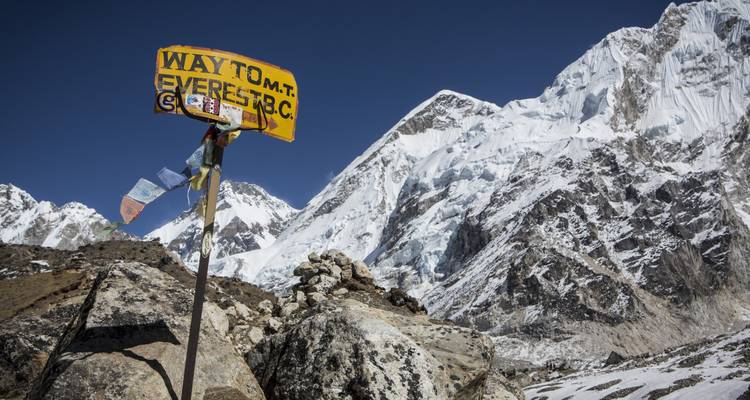 Excursión al EBC con vuelo en helicóptero desde Gorakshep - Ace the Himalaya 4