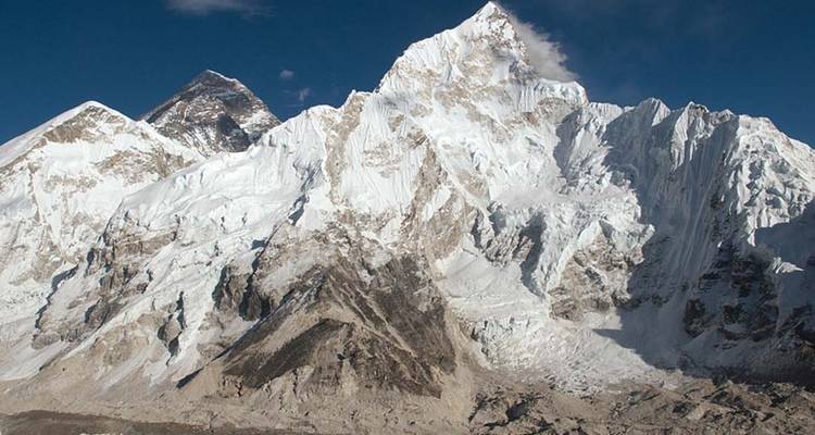 Excursión al EBC con vuelo en helicóptero desde Gorakshep - Ace the Himalaya 6