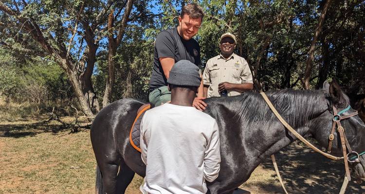 1 day- Chaminuka Nature Reserve Wildlife Safari Experience in Lusaka - Lochinvar Safaris 1