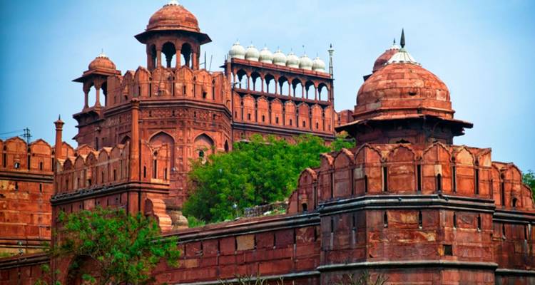 Varanasi con el Taj Mahal - Golden Triangle India Tours 1