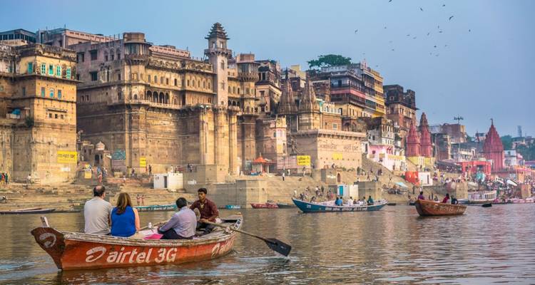 Varanasi con el Taj Mahal - Golden Triangle India Tours 3