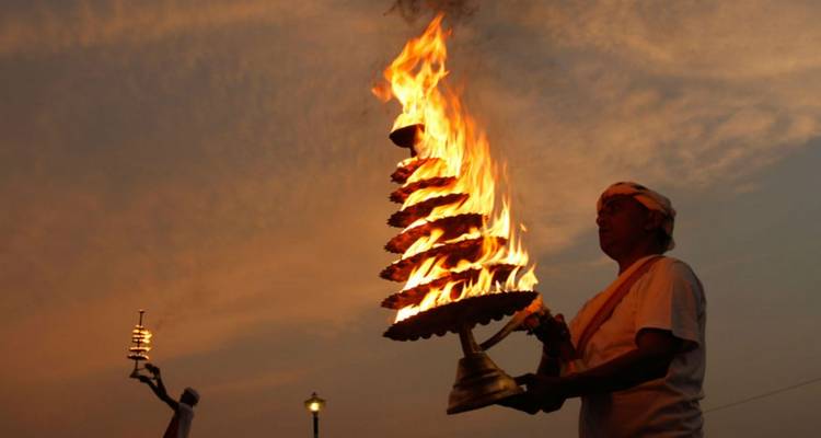 Varanasi con el Taj Mahal - Golden Triangle India Tours 2