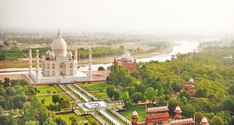 Varanasi con el Taj Mahal - Golden Triangle India Tours 10