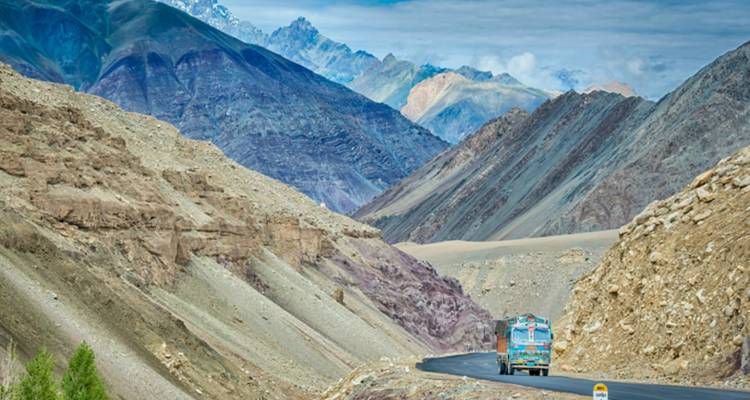 Un Ladakh unique - Golden Triangle India Tours 1