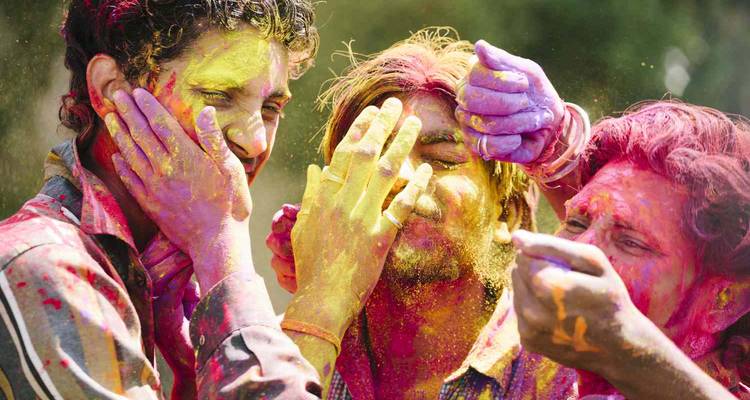 Festival of Colors-Holi Special Golden Triangle in India With 4 Star Hotels - World Travel Experiences 8