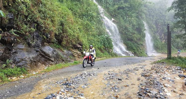 Northern Vietnam Motorcycle Tour to Mai Chau, Mu Cang Chai, Sapa, Lai Chau - DNQ Travel 7