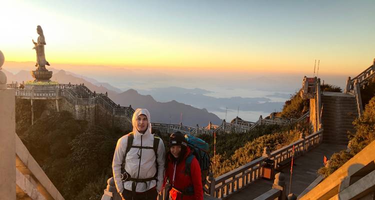 Trek au lever du soleil sur le mont Fansipan via le sentier Tram Ton 2D1N - The Terrible Tour Guide Travel 4