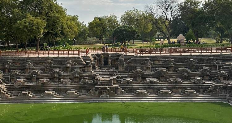 Explorador del patrimonio de Ahmedabad: descubre el rico pasado de la ciudad en un día - Agora Voyages OPC Pvt Ltd 3