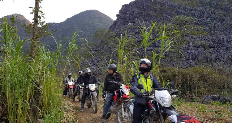 Ruta en moto todoterreno por Vietnam hasta Ha Giang pasando por Dong Van, Meo Vac y el lago Ba Be - DNQ Travel 6