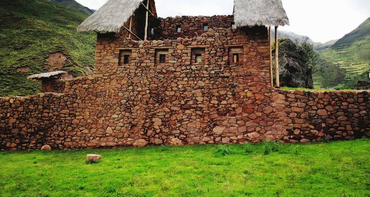 Full Day – Trek to the Waterfall & Inka Site of Perolniyoc - Inkayni Peru Tours 1
