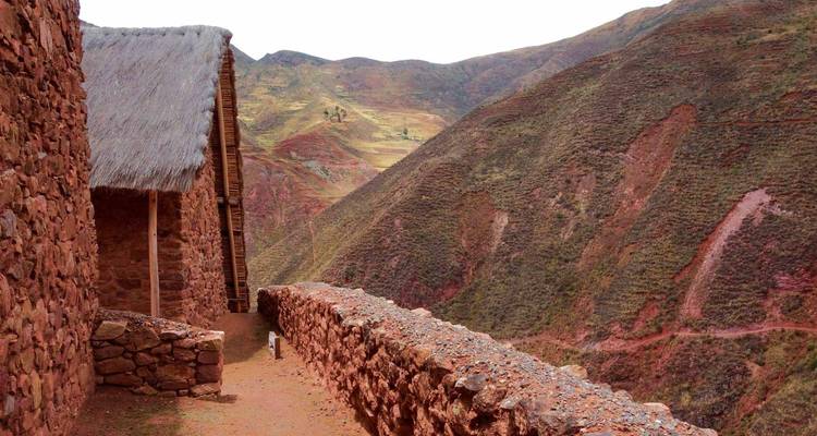 Full Day – Trek to the Waterfall & Inka Site of Perolniyoc - Inkayni Peru Tours 2