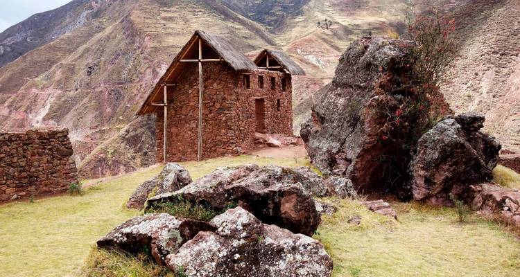 Full Day – Trek to the Waterfall & Inka Site of Perolniyoc - Inkayni Peru Tours 4