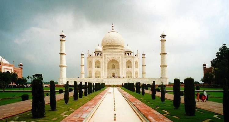 Golden Triangle Tour Varanasi  with Kerala All inclusvie - Real viaggi india  9