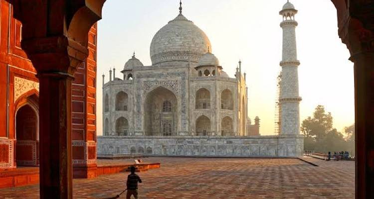 Popular Taj Mahal tour With Bandhavgarh & Kanha  Wildlife Tiger Safari all inclusive - Real viaggi india  6