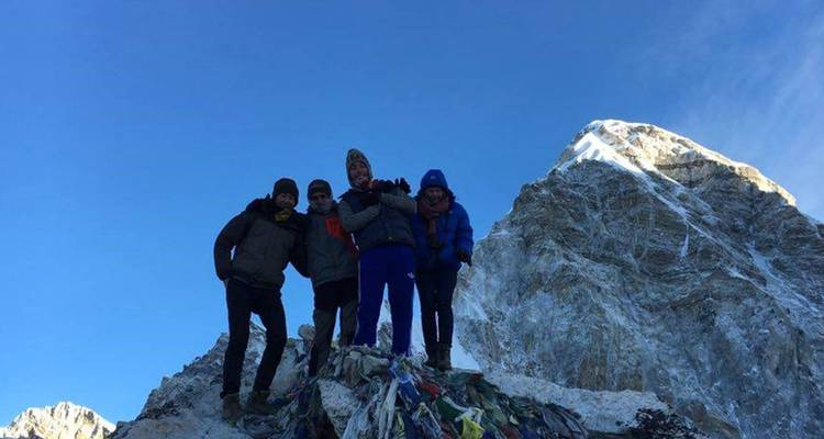 Circuito guiado al campamento base del Everest - Nepal Holiday Treks And Tours 10